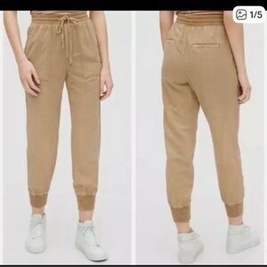 GAP utility Joggers Womens Size small linen blend Beige Casual Pants drawstring